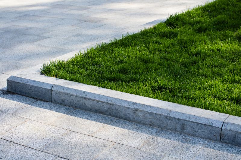 Concrete Lawn Edging Costs — Cost of Concrete Lawn Edging